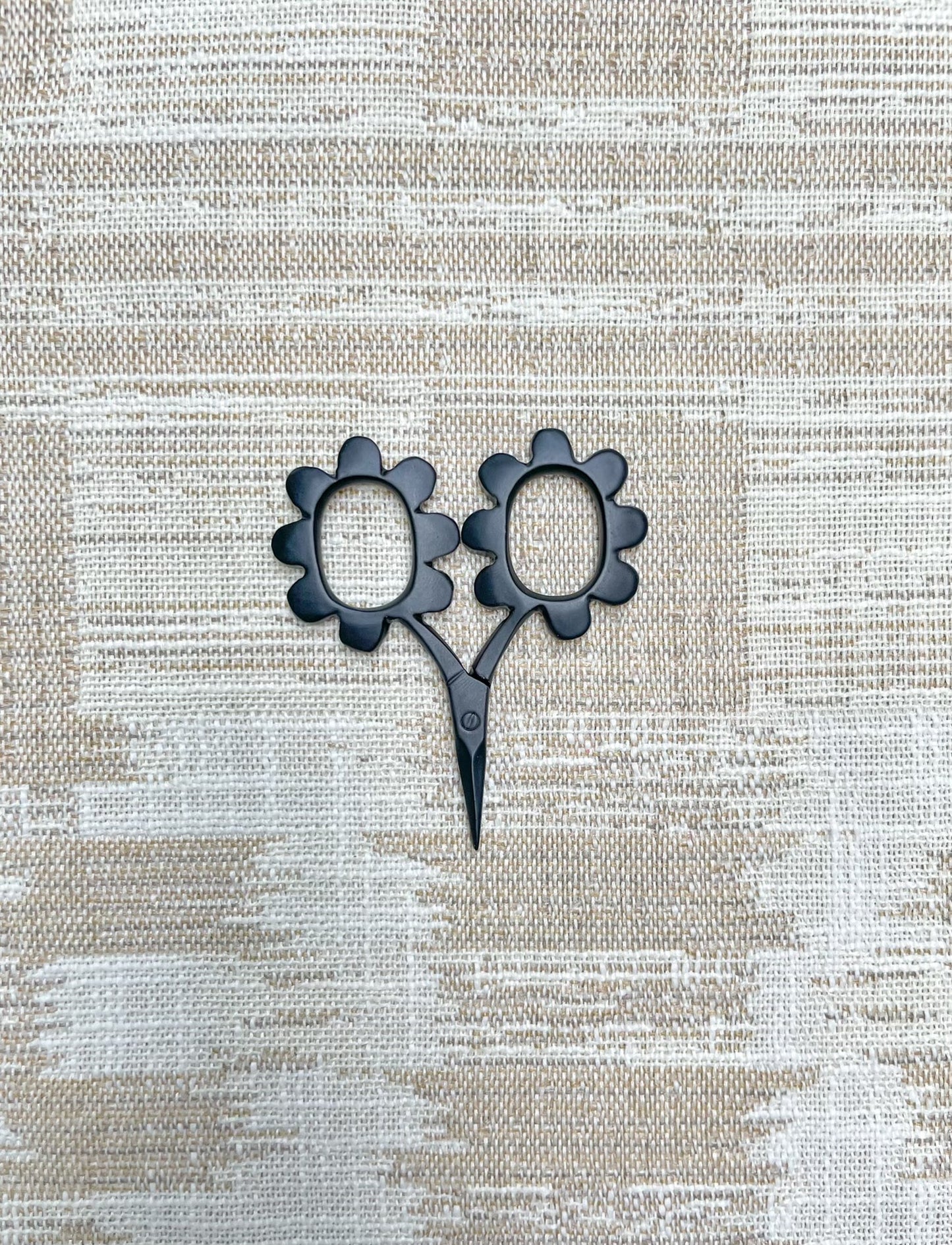 Scalloped Scissors